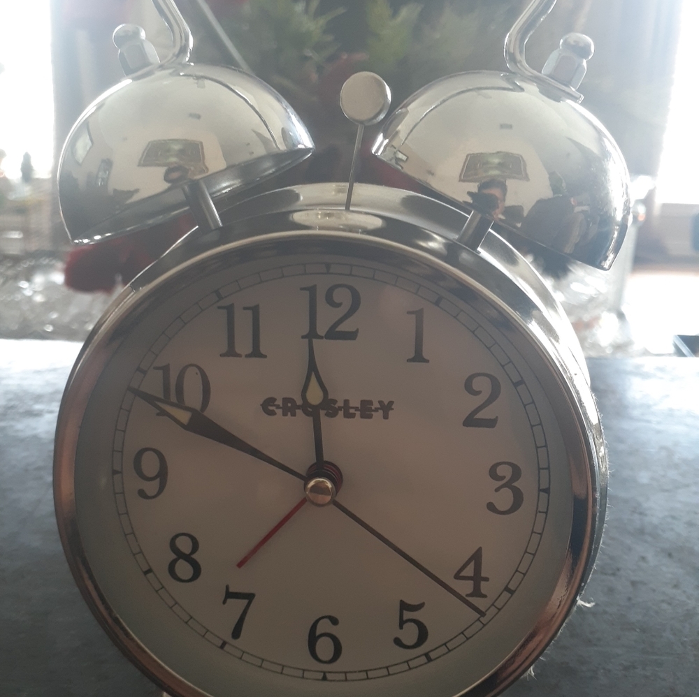 GORGEOUS VTG Crosley Twin Analog Alarm Clock.